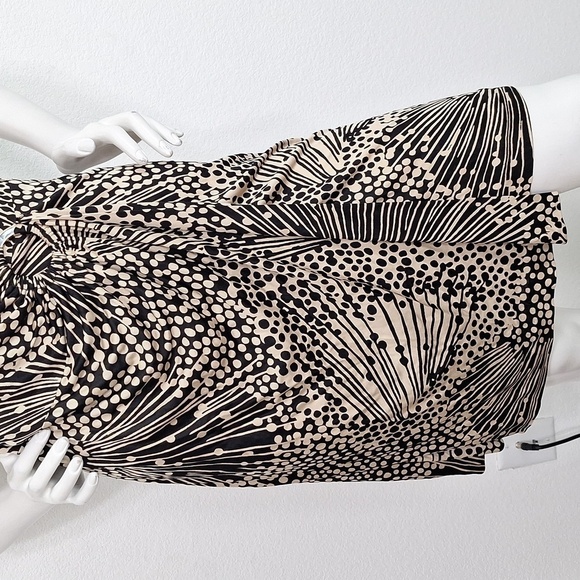 Trina Turk Tan Black Animal Esque Print Mobwife V-Neck Faux Wrap Dress Size 8 - Picture 9 of 11